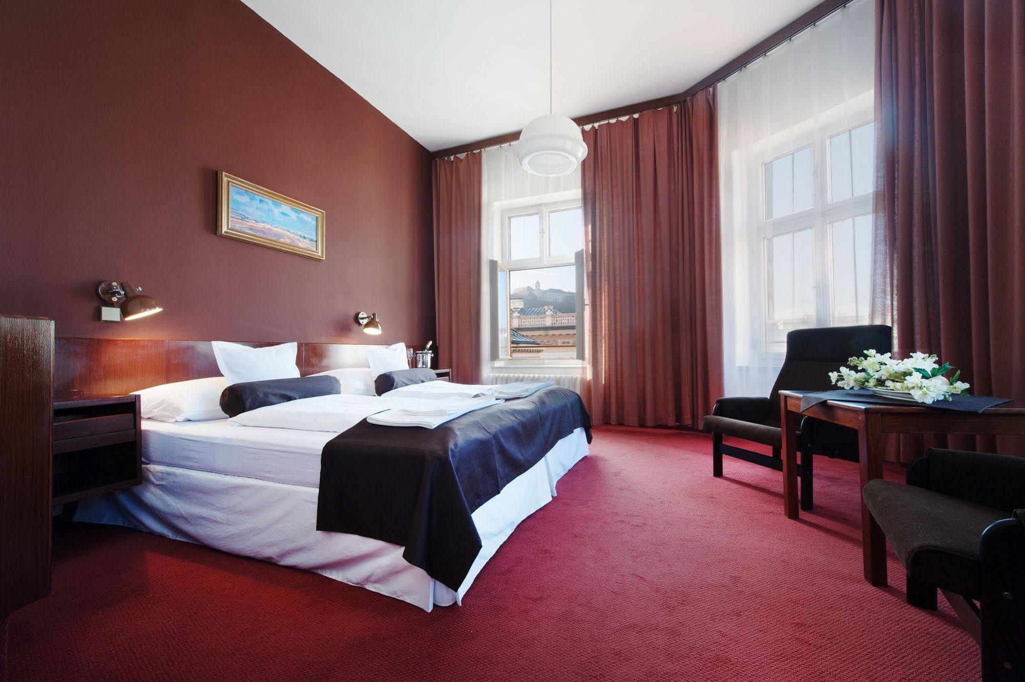 Hotel Slavia ブルノ エクステリア 写真
