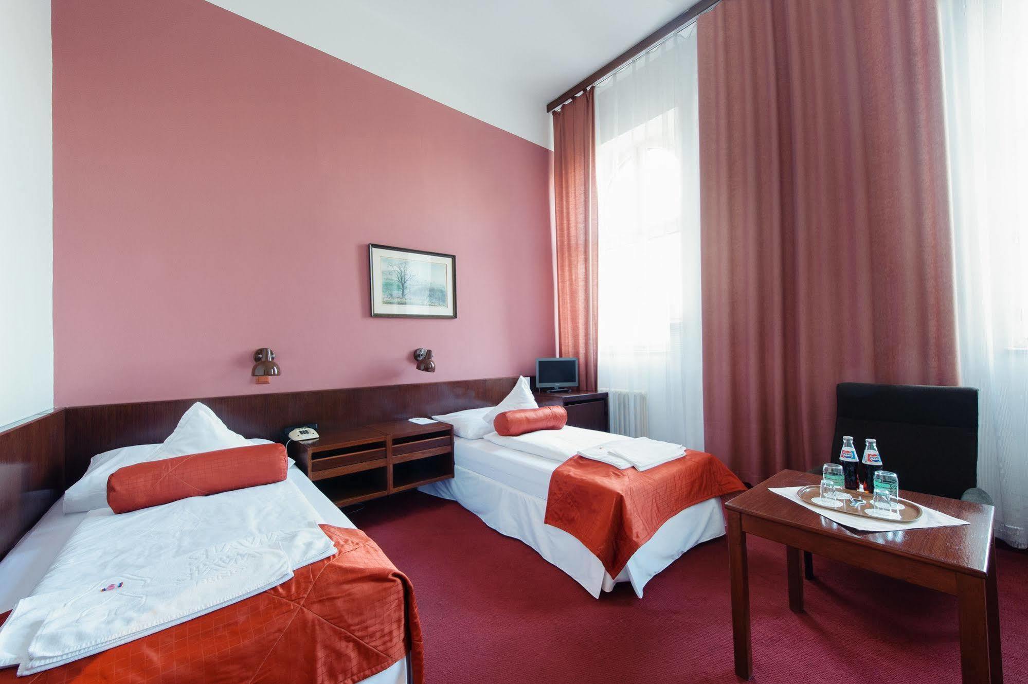 Hotel Slavia ブルノ エクステリア 写真