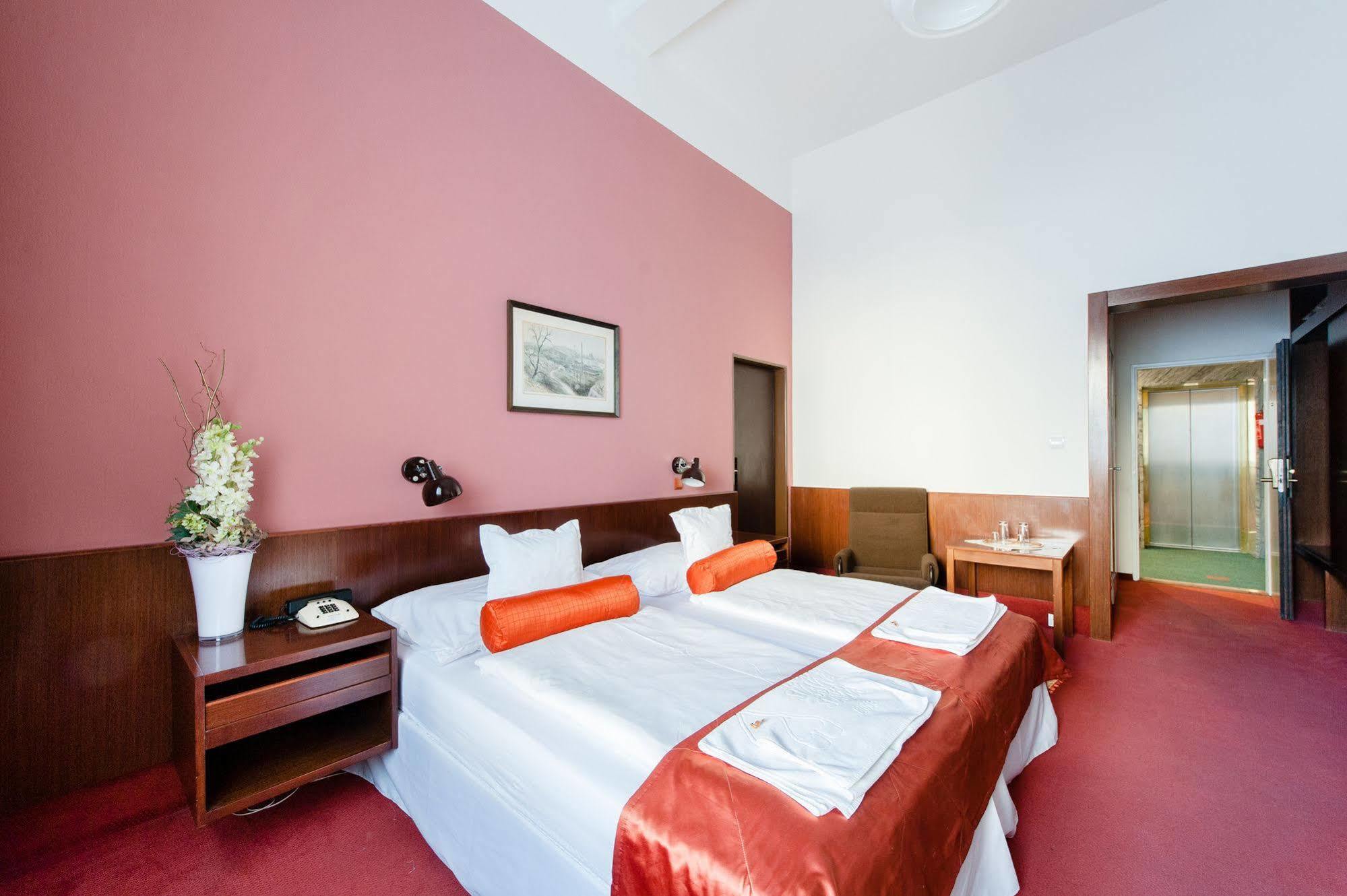 Hotel Slavia ブルノ エクステリア 写真