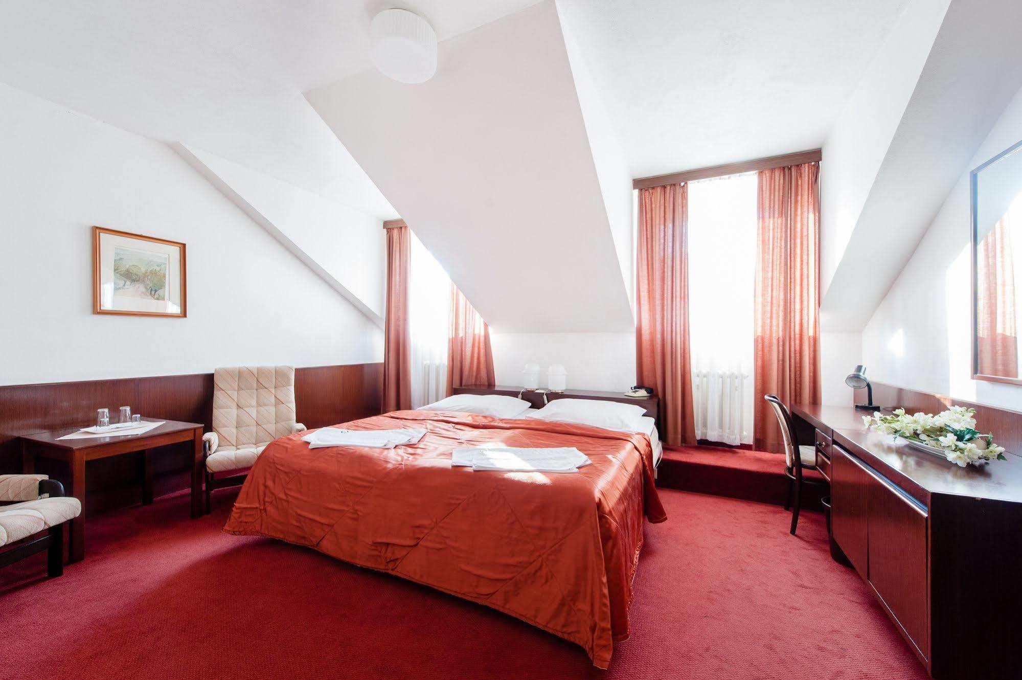 Hotel Slavia ブルノ エクステリア 写真