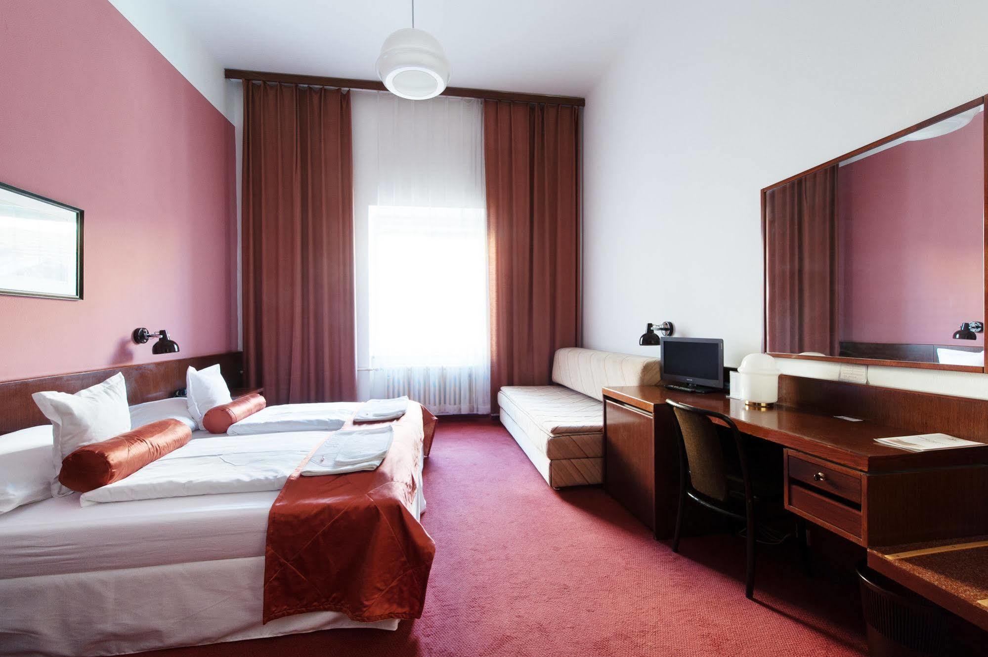 Hotel Slavia ブルノ エクステリア 写真