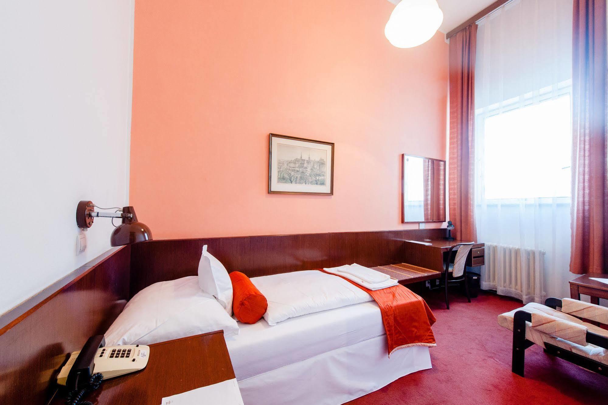 Hotel Slavia ブルノ エクステリア 写真